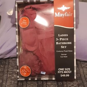 NWT Mayfair Corduroy robe set!! Perfect for that s